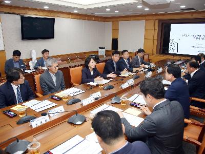 Cooperating with Changwon city for building industrial ecosystem for smart innovation, and solving urban problems. image